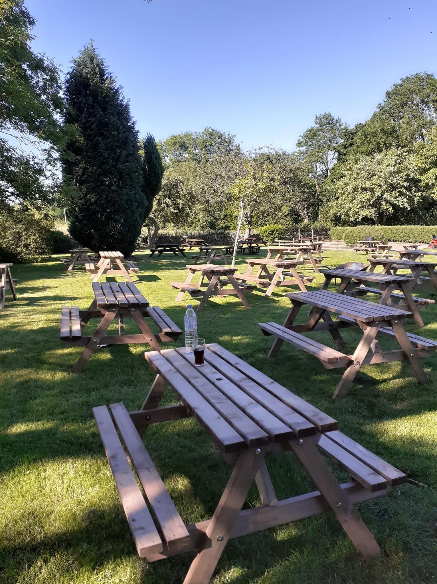 Heavy duty wooden picnic bench nationwide delivery UK